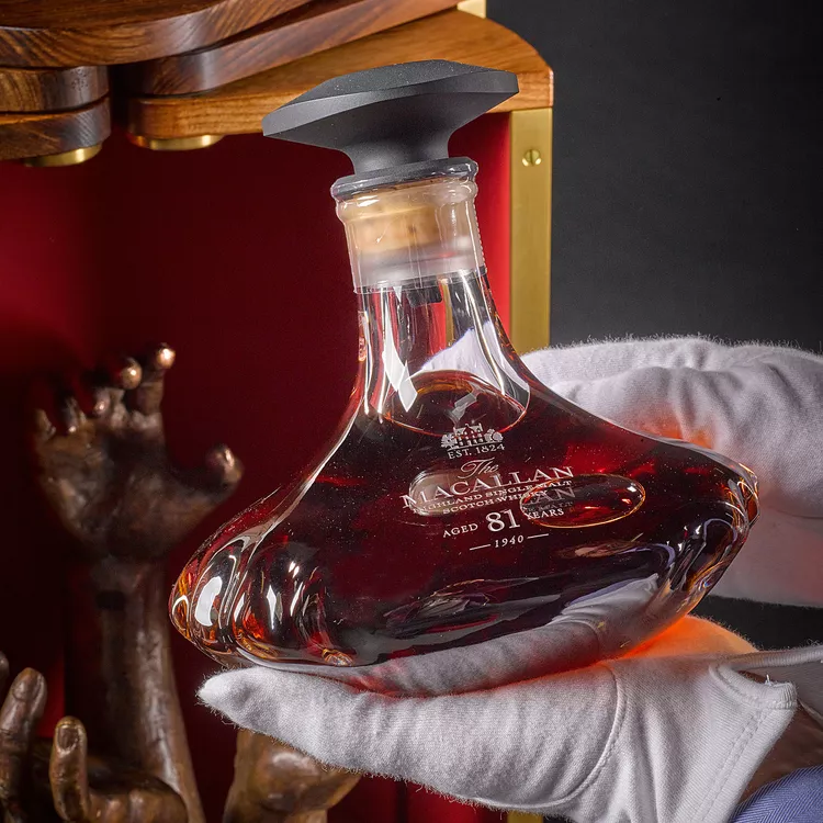 Самый старый виски в мире продан на аукционе за 340 000 долларов